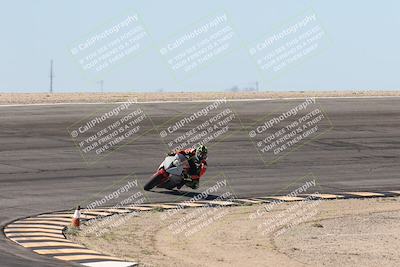 media/Oct-30-2025-Racers Edge (Thu) [[dabbdaf680]]/3-B Group/Session 2 (Bowl Exit)/